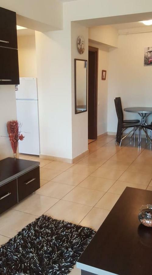 Nick Apartments Mamaia Extérieur photo