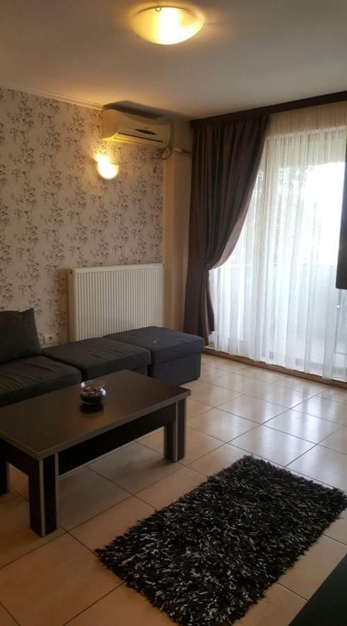 Nick Apartments Mamaia Extérieur photo